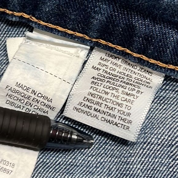 Lucky Brand Denim Patch Pocket Short Sz 8/29 Inseam 2.5" EUC - Picture 5 of 14